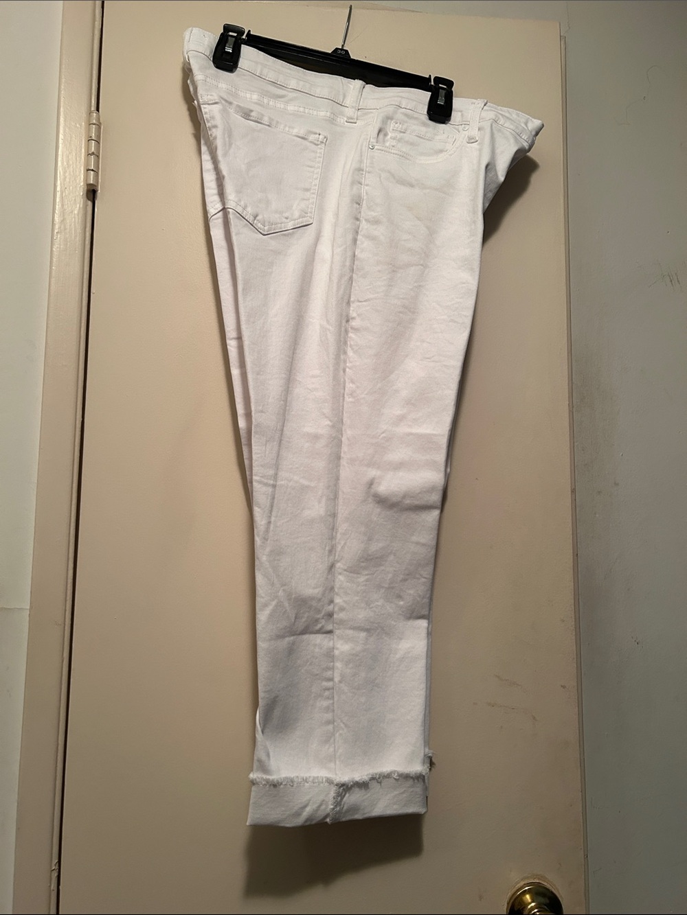 Kut from the Kloth White Cropped Jeans with Raw Cuff